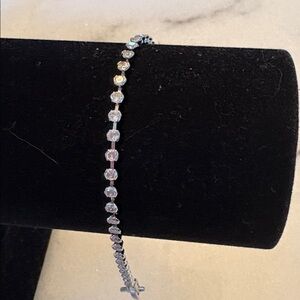 New Tennis Bracelet White Gold Plated Faux Diamonds 7” High End #27